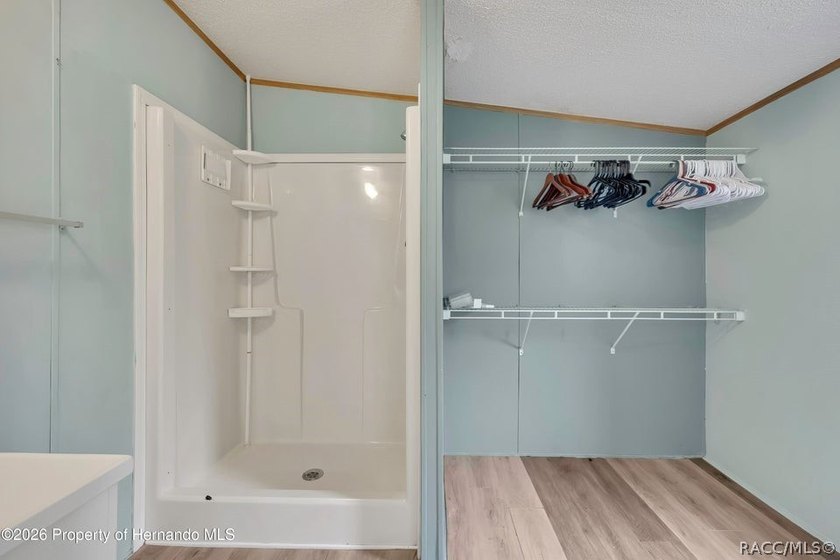 This nice spacious mobile home offers a well designed floor plan - photo 23