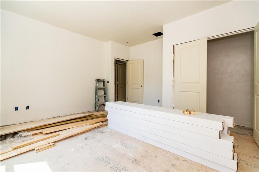 New Stunning farmhouse colonial under construction for early - photo 24