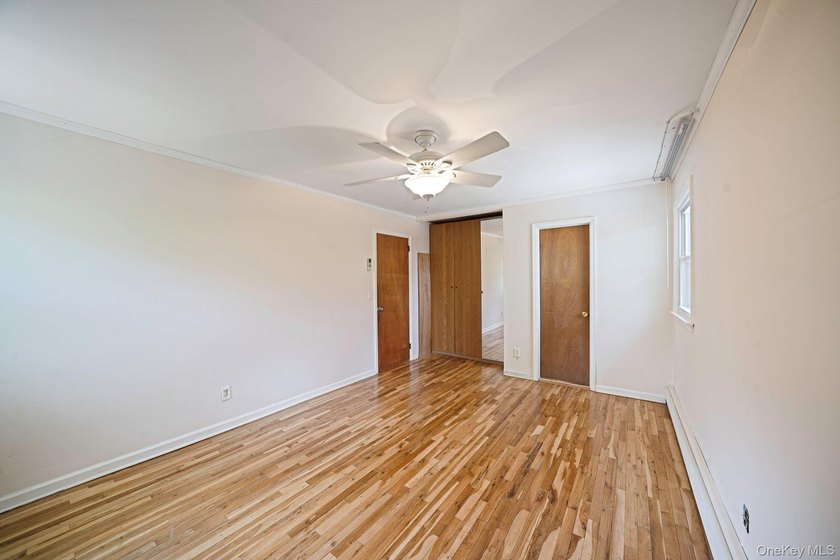 Tucked Away on a Secluded Cul-de-Sac, in the desirable - photo 26