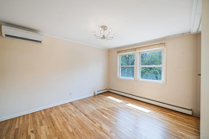 Tucked Away on a Secluded Cul-de-Sac, in the desirable - photo 27