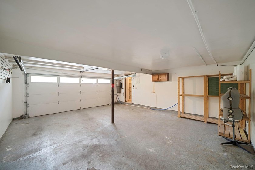 Tucked Away on a Secluded Cul-de-Sac, in the desirable - photo 31