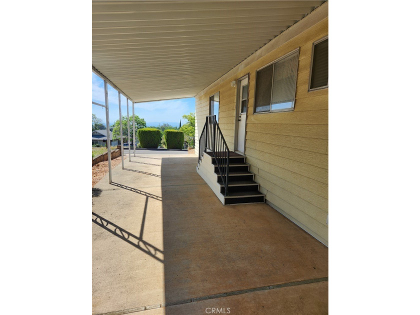 Beautiful home located in the peaceful and desirable - photo 8