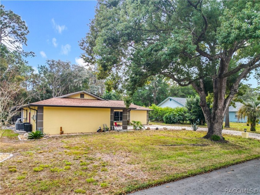This updated 2-bedroom, 2-bathroom home at 11 Sweetgum Court - photo 44