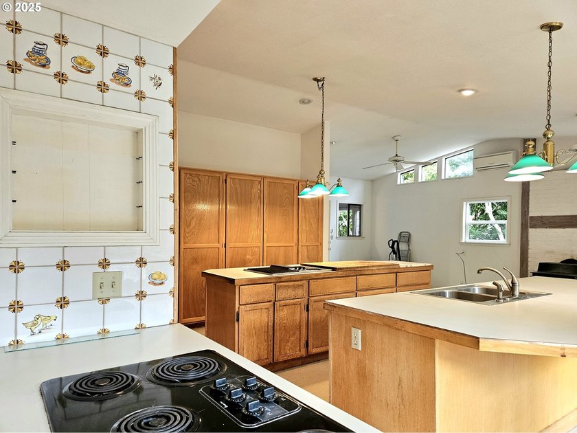 An In-Town Oasis - Space, Character &amp; Natural Beauty. Tucked - photo 16