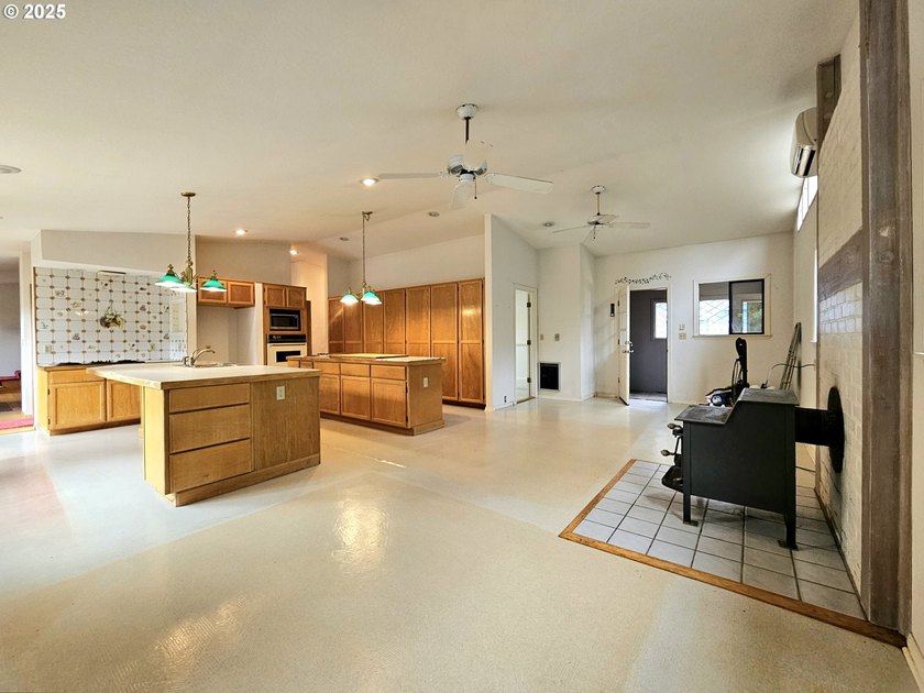 An In-Town Oasis - Space, Character &amp; Natural Beauty. Tucked - photo 17