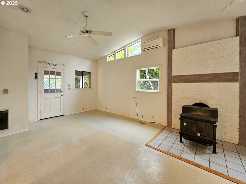 An In-Town Oasis - Space, Character &amp; Natural Beauty. Tucked - photo 18