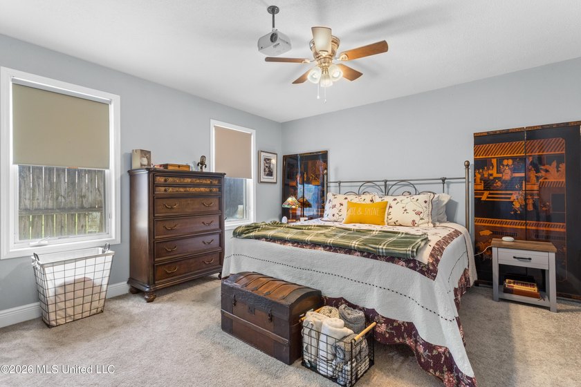 Location, location, location! This beautifully updated 3-bedroom - photo 20