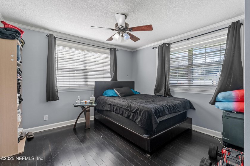 Spacious and inviting, this 4-bedroom, 3-bathroom home offers 2 - photo 22