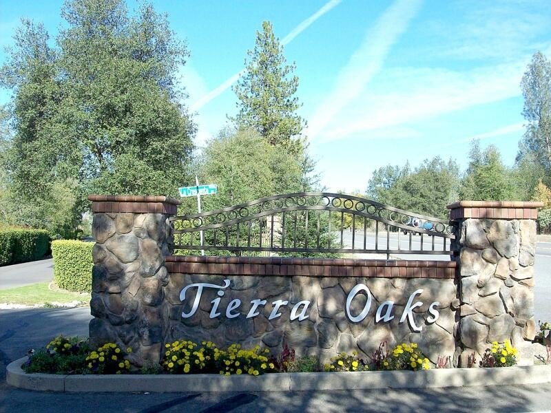 Exceptional opportunity to build your dream home in the - photo 2