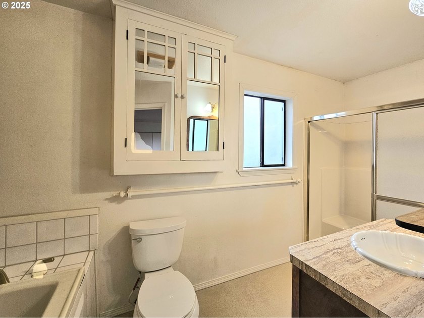 An In-Town Oasis - Space, Character &amp; Natural Beauty. Tucked - photo 25