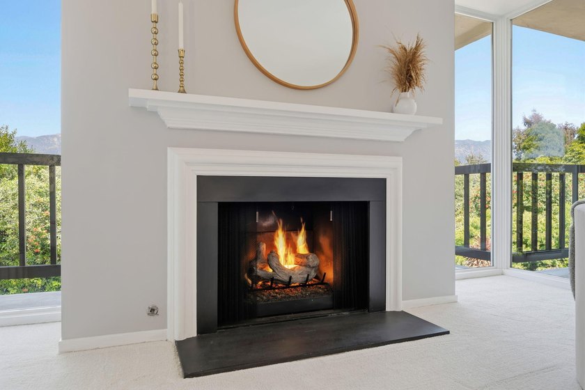 Ideally positioned just moments from Butterfly Beach, the Music - photo 2