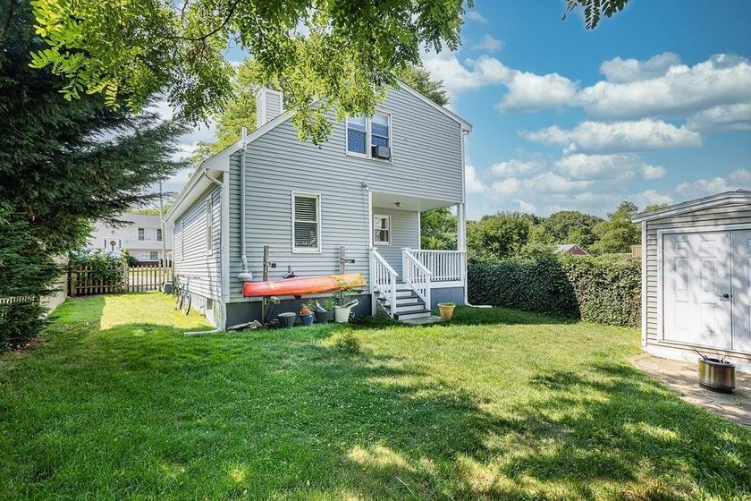 Bright, comfortable, and well-situated, this 3-bedroom, 2-bath - photo 25