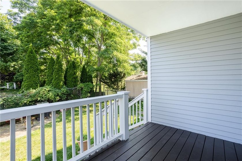 Bright, comfortable, and well-situated, this 3-bedroom, 2-bath - photo 27