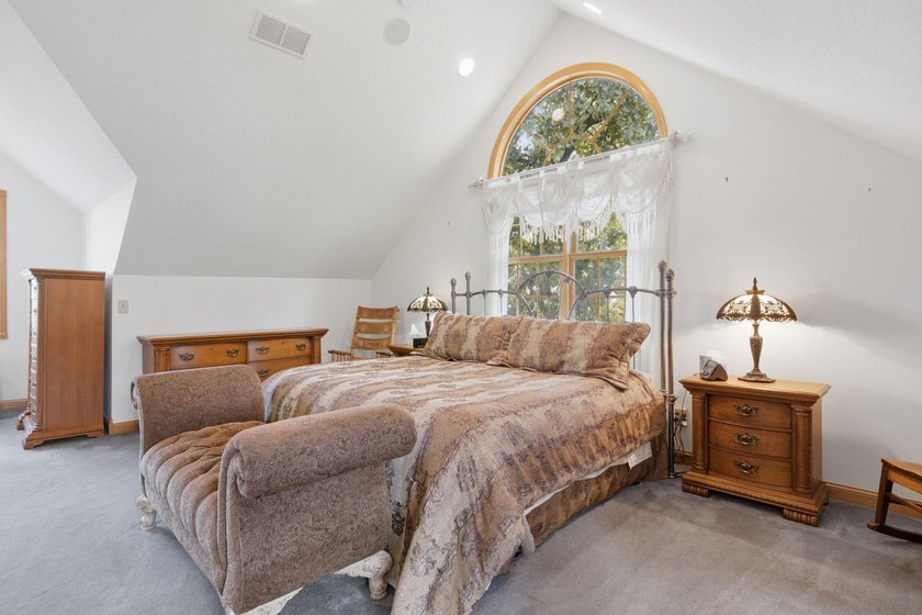 A rare find in a great location. Private secluded two acre lot - photo 34