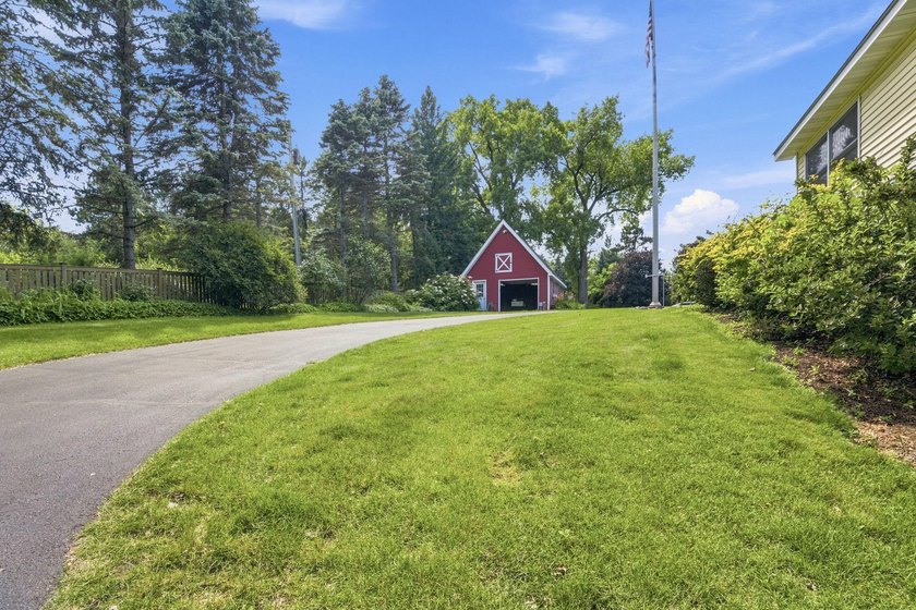 A rare find in a great location. Private secluded two acre lot - photo 43