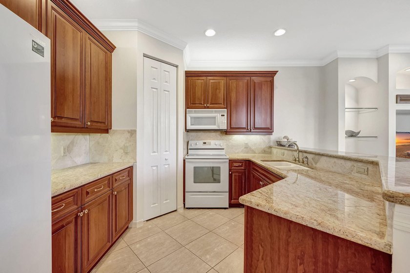 Best Oceanside Buy On Hutchinson Island! Huge light-filled - photo 17