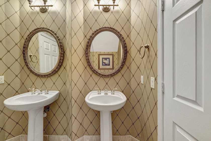 Best Oceanside Buy On Hutchinson Island! Huge light-filled - photo 25