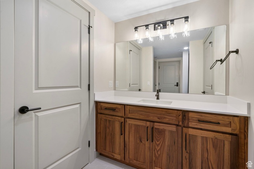 Modern Luxury Condo Near Bear Lake Short term rental Approved - photo 32