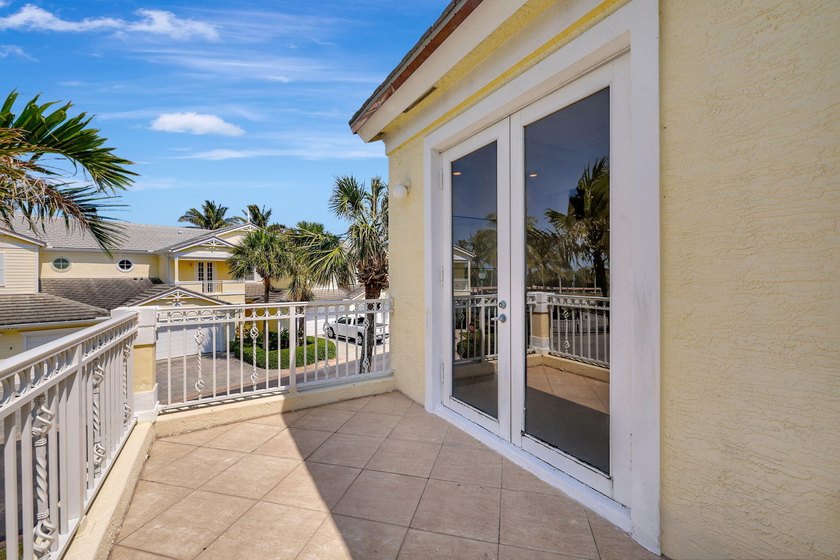 Best Oceanside Buy On Hutchinson Island! Huge light-filled - photo 37