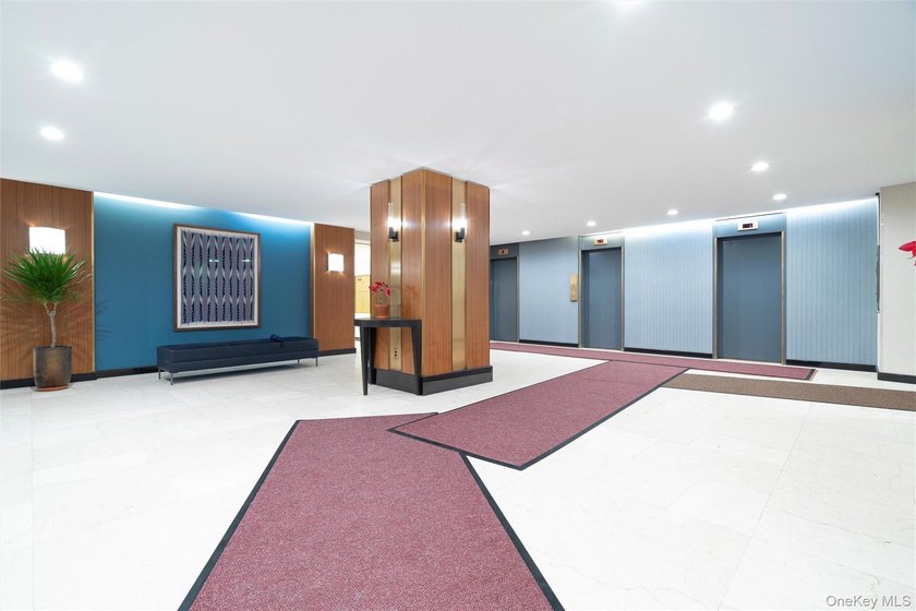 Experience the luxury living at the distinguished ?o-op. Nestled - photo 5