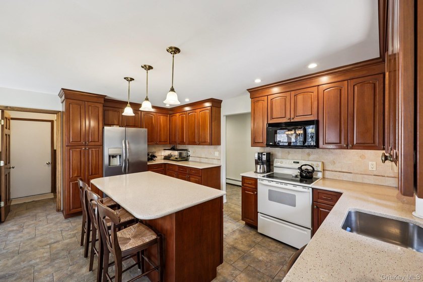 Spacious Sprawling Ranch situated on just shy of a Full Acre! - photo 16