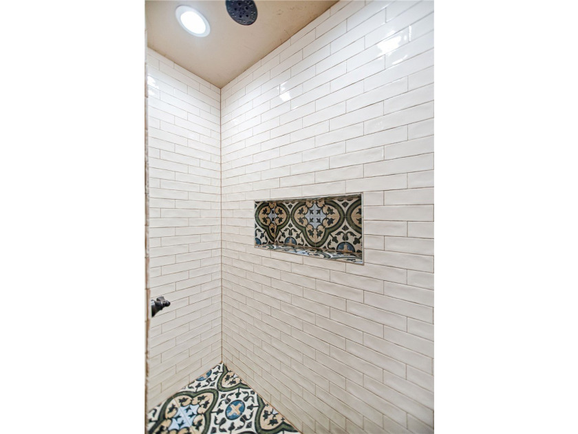 Custom-built barndominium blending charm with modern finishes - photo 20