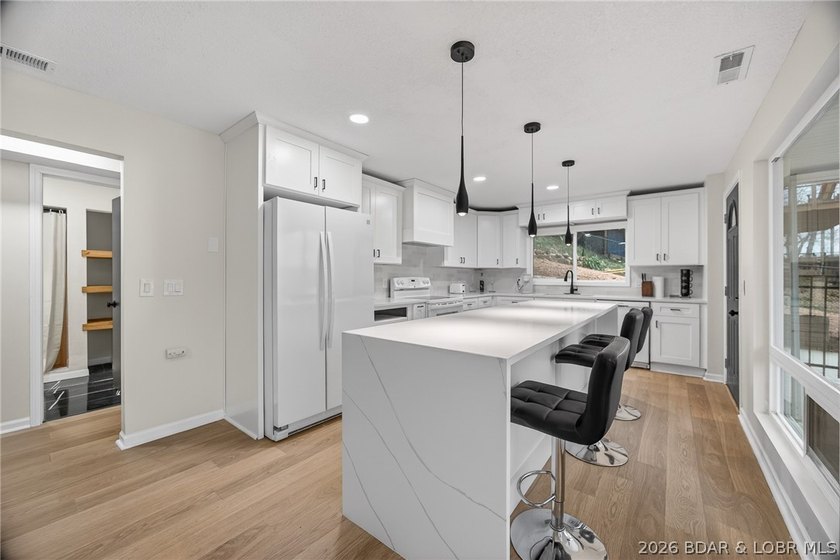 STUNNING, UPDATED LAKEFRONT OASIS IN AN UNBEATABLE LOCATION! - photo 28