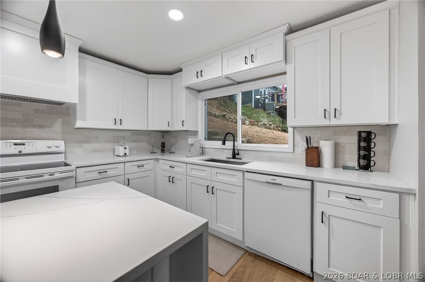 STUNNING, UPDATED LAKEFRONT OASIS IN AN UNBEATABLE LOCATION! - photo 30
