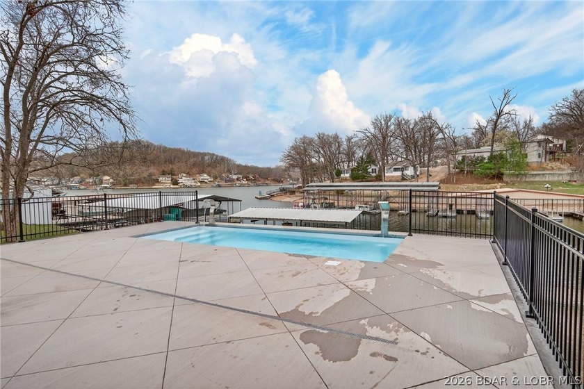 STUNNING, UPDATED LAKEFRONT OASIS IN AN UNBEATABLE LOCATION! - photo 41