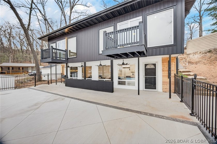 STUNNING, UPDATED LAKEFRONT OASIS IN AN UNBEATABLE LOCATION! - photo 46
