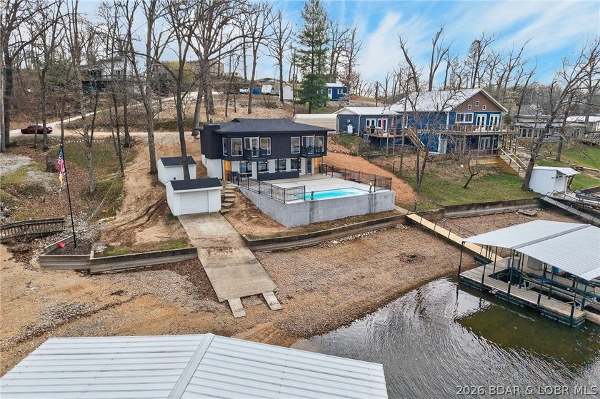 STUNNING, UPDATED LAKEFRONT OASIS IN AN UNBEATABLE LOCATION! - photo 49