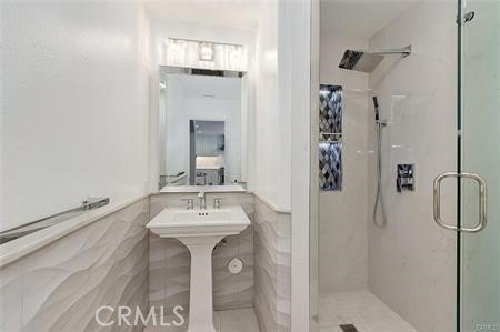 Like a model home! Nestled in the elegant and exclusive gate - photo 10