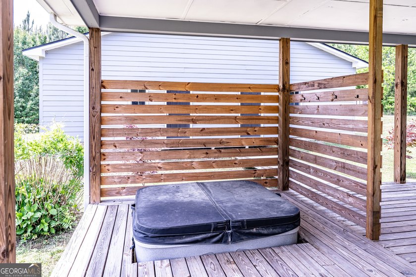 Welcome to your private retreat on over 4 beautiful acres! This - photo 6