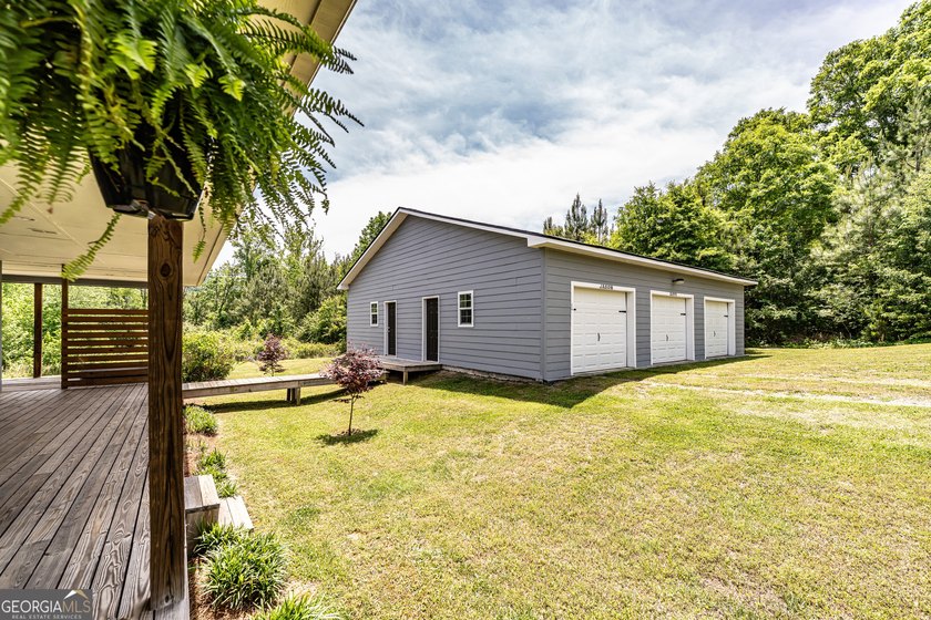 Welcome to your private retreat on over 4 beautiful acres! This - photo 9