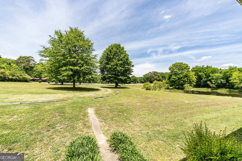 Welcome to your private retreat on over 4 beautiful acres! This - photo 10
