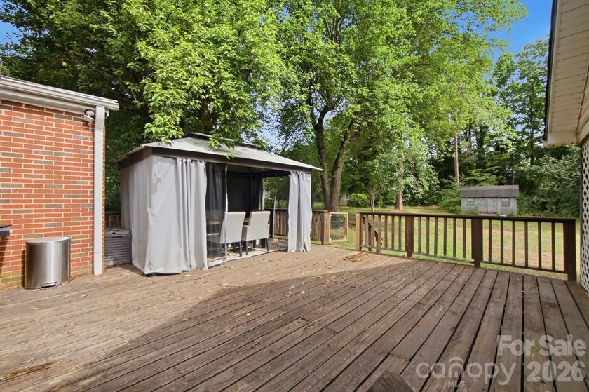 Coffee on the deck. Evenings under the trees. Plenty of room to - photo 27