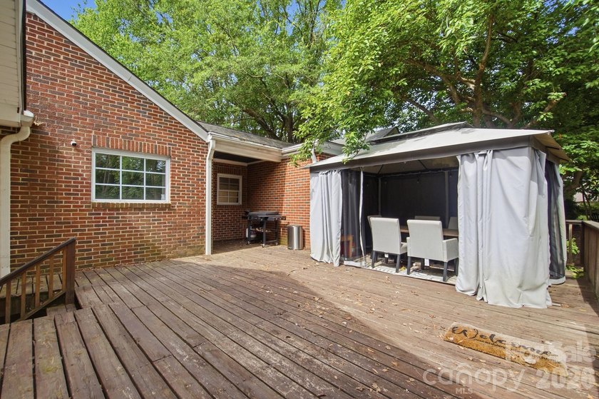 Coffee on the deck. Evenings under the trees. Plenty of room to - photo 28