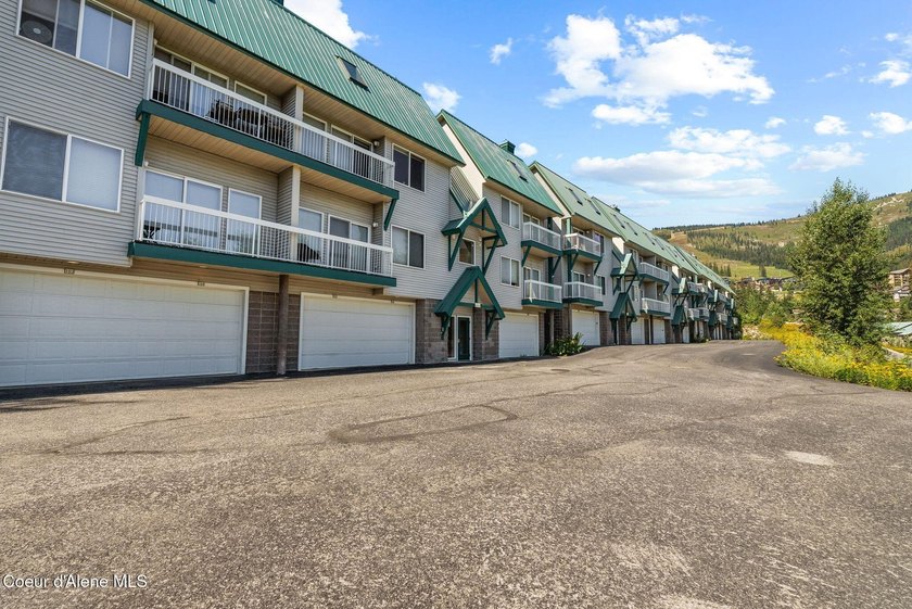 Experience peace and adventure at Cornice Condos on Schweitzer - photo 2