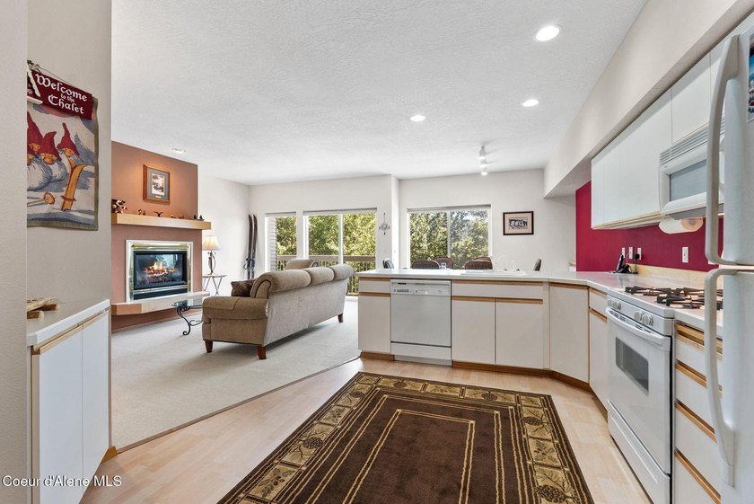 Experience peace and adventure at Cornice Condos on Schweitzer - photo 6
