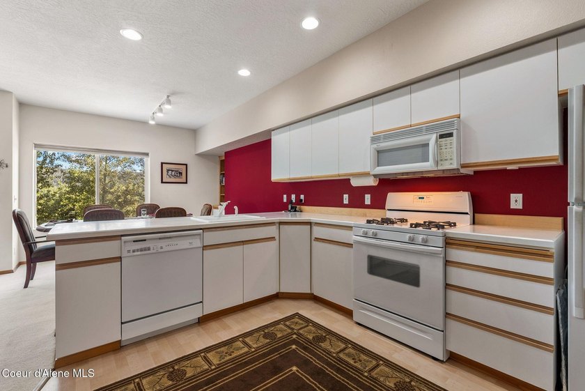 Experience peace and adventure at Cornice Condos on Schweitzer - photo 8
