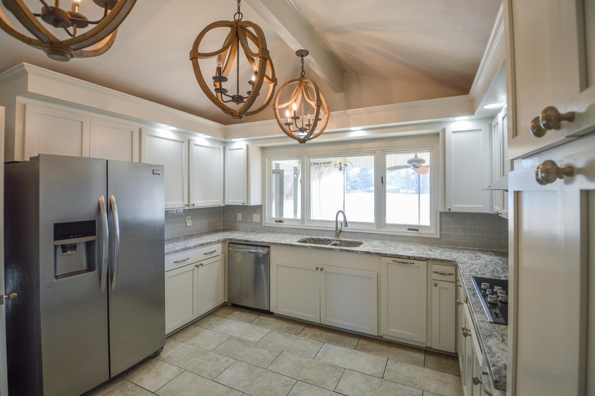 Welcome to this special lakefront property on 5 peaceful acres - photo 20