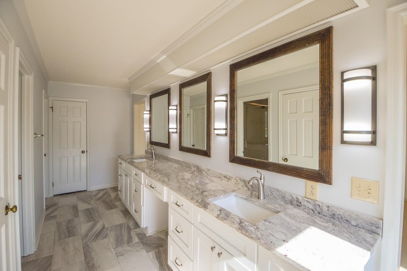 Welcome to this special lakefront property on 5 peaceful acres - photo 22