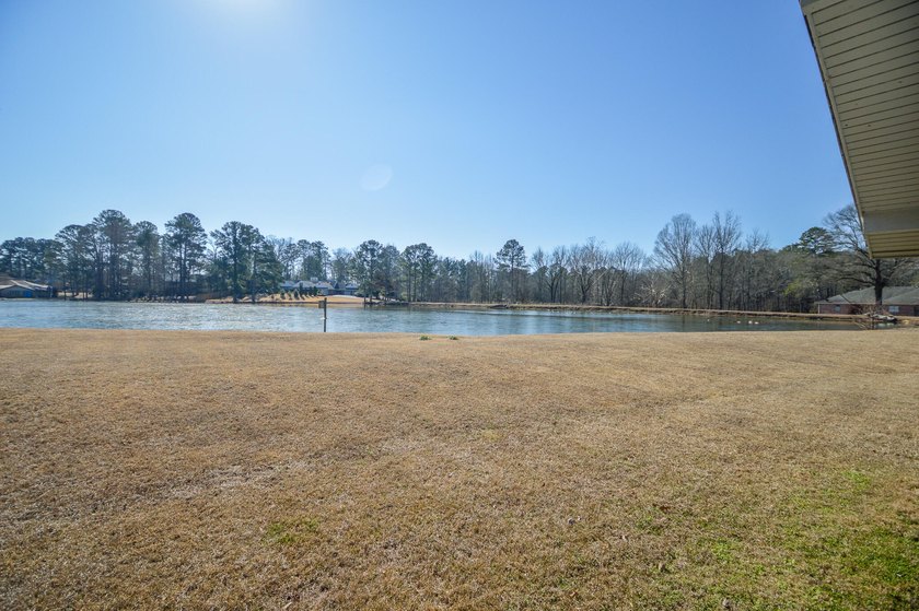 Welcome to this special lakefront property on 5 peaceful acres - photo 35