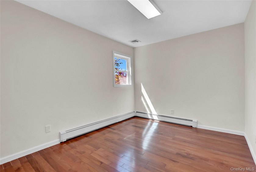 Lovely Patchogue Living! Enjoy This Beautifully Designed And - photo 15