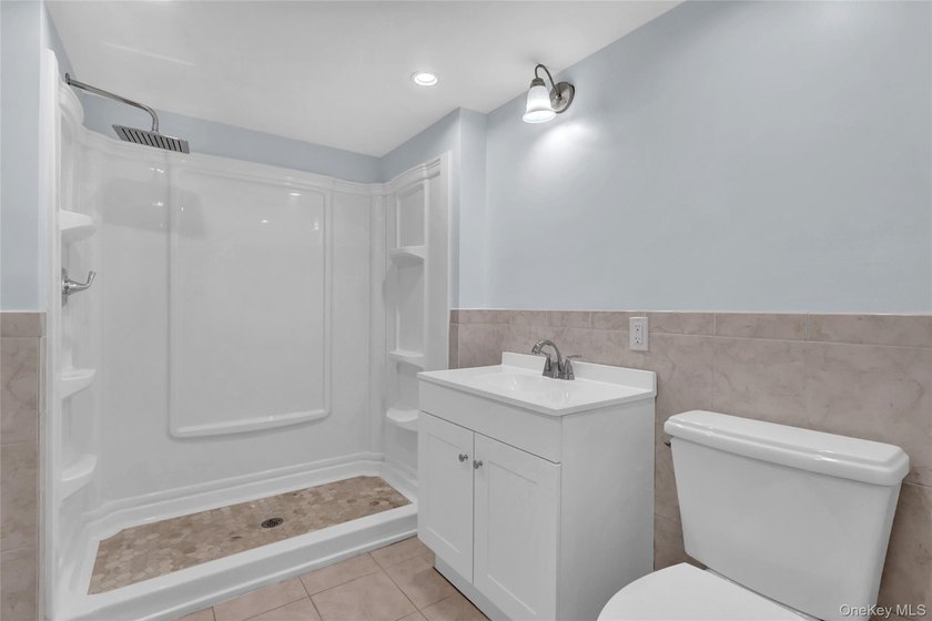 Lovely Patchogue Living! Enjoy This Beautifully Designed And - photo 25