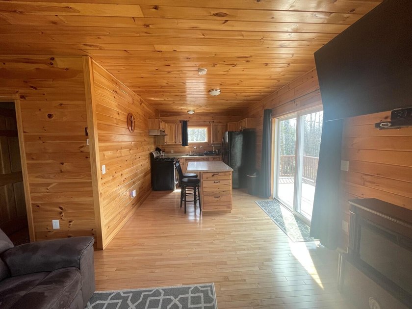 Private and economical 2 bedroom home, sits on 4.01 +/- acres - photo 6