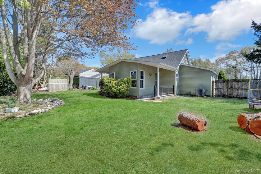 Lovely Patchogue Living! Enjoy This Beautifully Designed And - photo 31