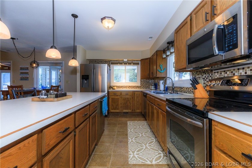 Classic lake vibes with the modern upgrades you've been looking - photo 15