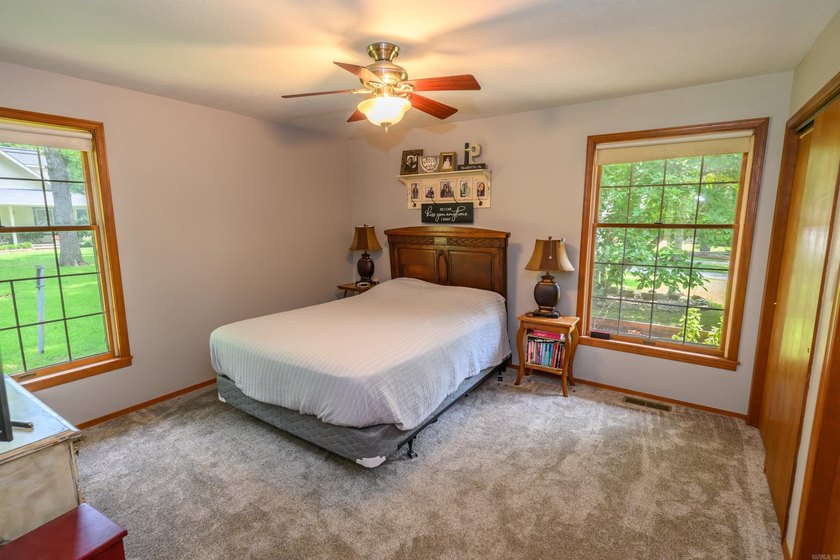 Enjoy easy access to Bull Shoals Lake and the White River from - photo 19
