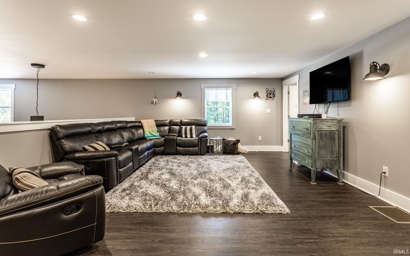 Escape to your own private retreat just minutes from Lake - photo 21
